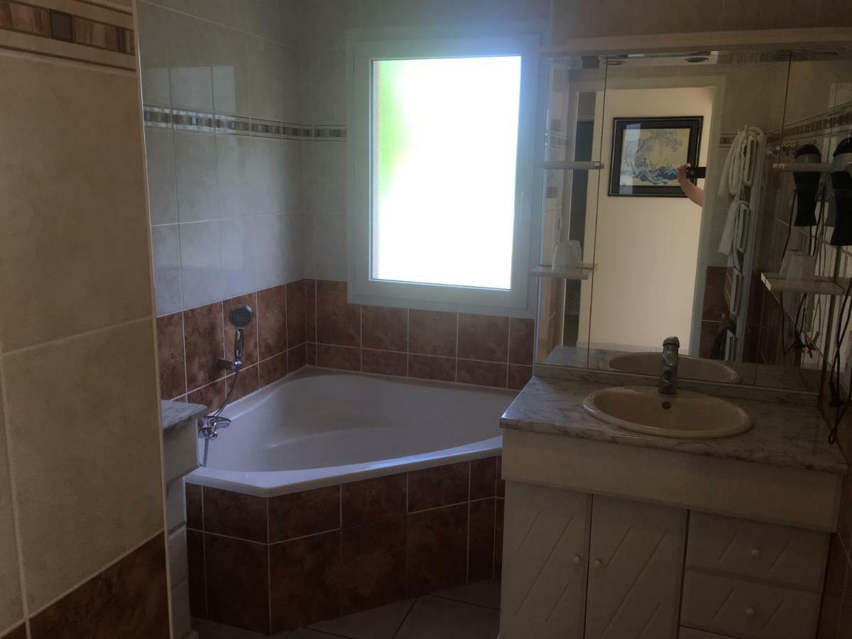 Varetz Chambres D'Hotes La Coloniale מראה חיצוני תמונה